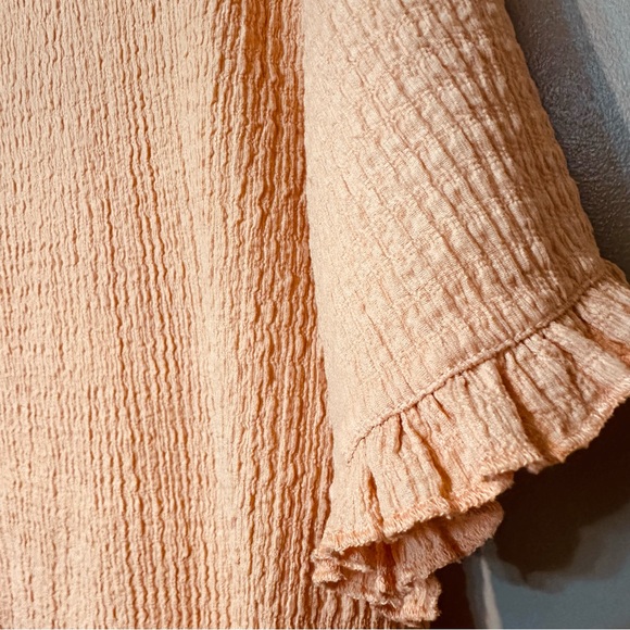 ⭐️ Peach Ruffle Blouse - Picture 5 of 6